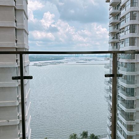 Апартаменти Scenic Country Garden Danga Bay By Lions Bay Джохор-Бару Номер фото