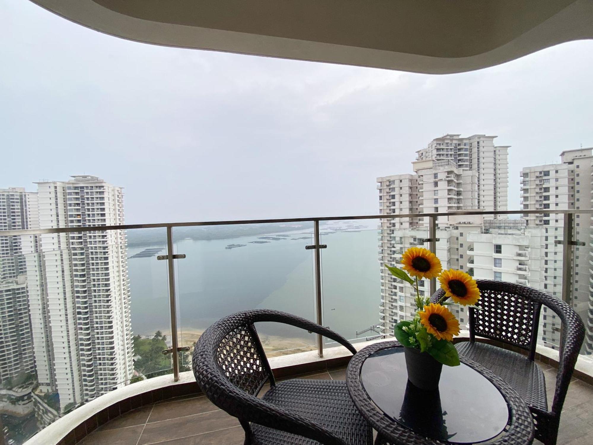 Апартаменти Scenic Country Garden Danga Bay By Lions Bay Джохор-Бару Номер фото