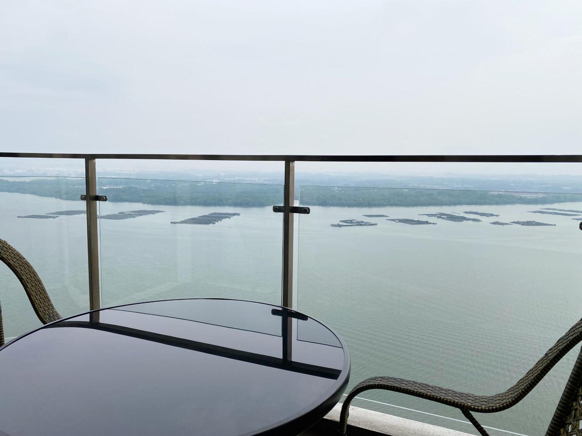 Апартаменти Scenic Country Garden Danga Bay By Lions Bay Джохор-Бару Номер фото