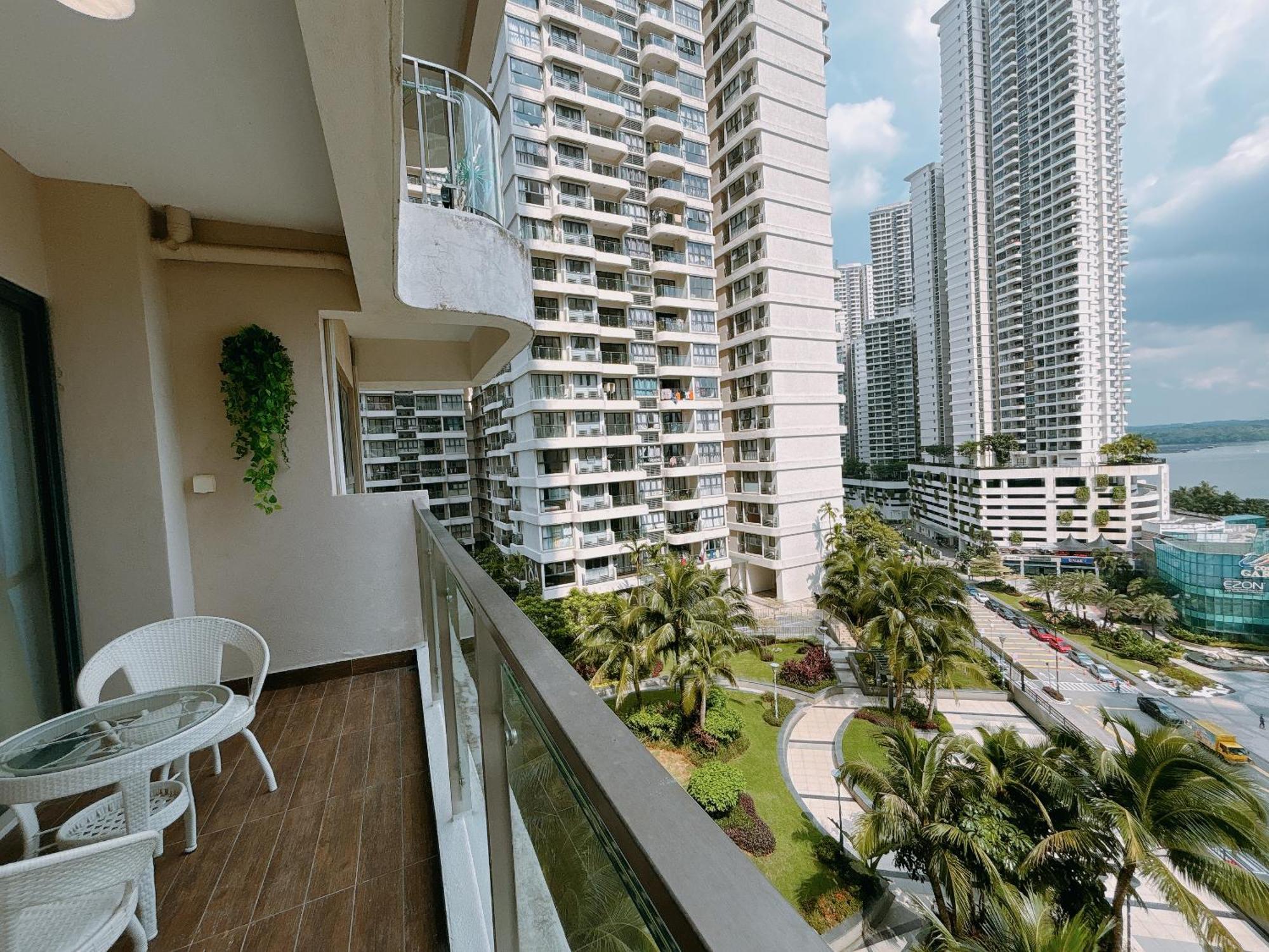 Апартаменти Scenic Country Garden Danga Bay By Lions Bay Джохор-Бару Номер фото