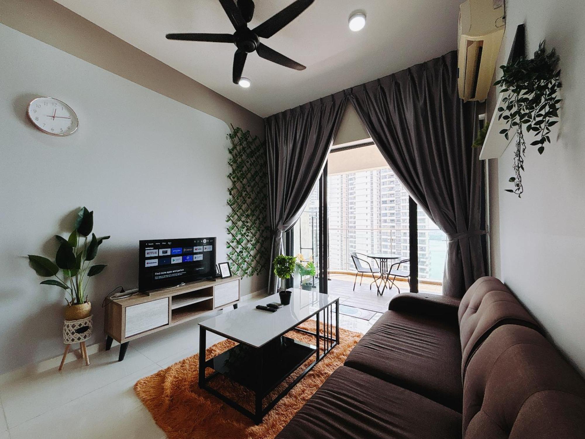 Апартаменти Scenic Country Garden Danga Bay By Lions Bay Джохор-Бару Номер фото