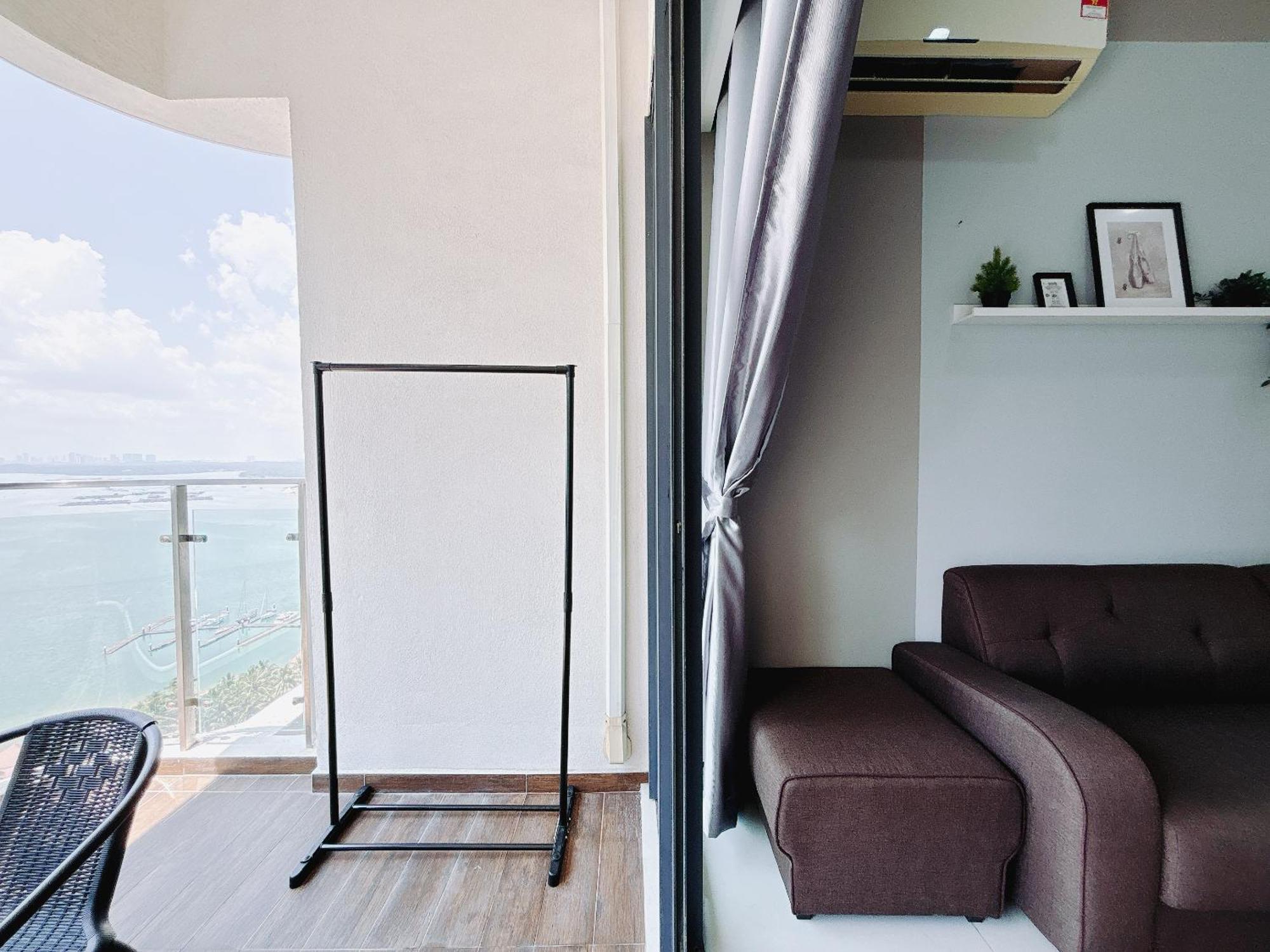 Апартаменти Scenic Country Garden Danga Bay By Lions Bay Джохор-Бару Номер фото