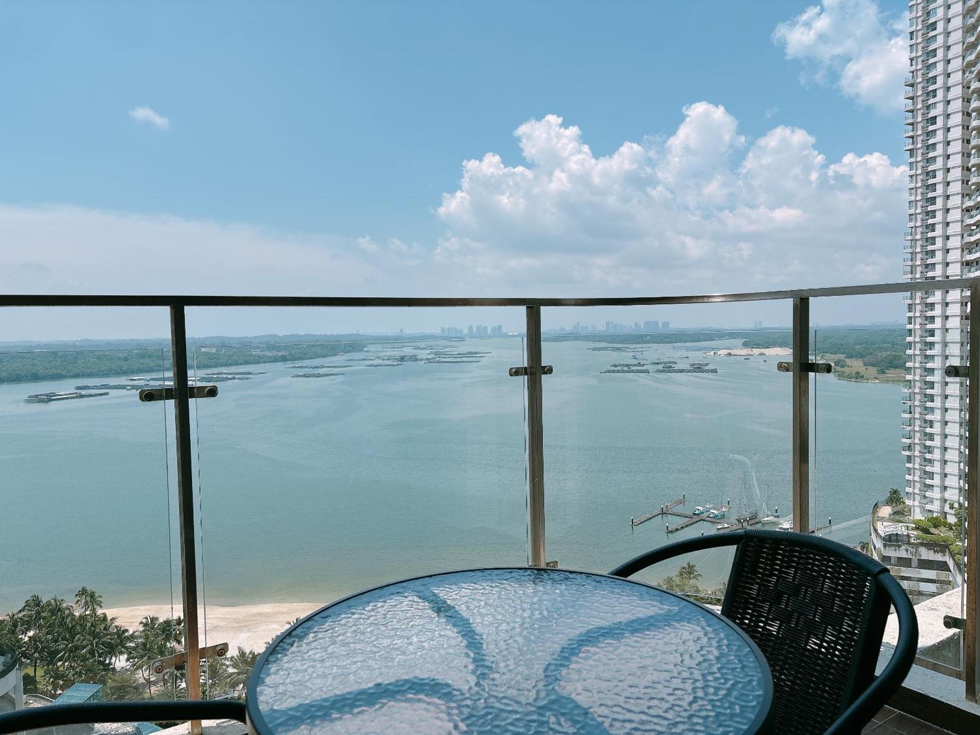 Апартаменти Scenic Country Garden Danga Bay By Lions Bay Джохор-Бару Номер фото
