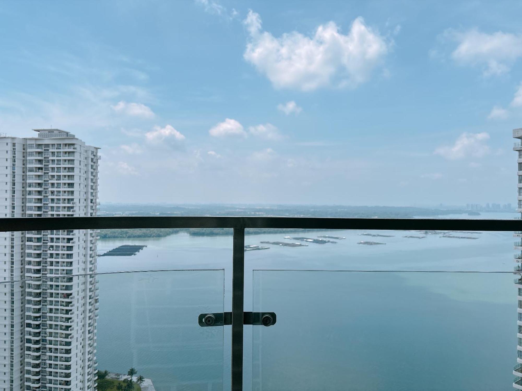 Апартаменти Scenic Country Garden Danga Bay By Lions Bay Джохор-Бару Номер фото