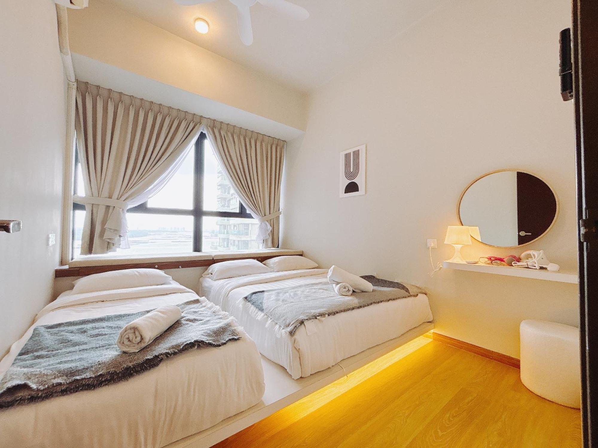 Апартаменти Scenic Country Garden Danga Bay By Lions Bay Джохор-Бару Номер фото